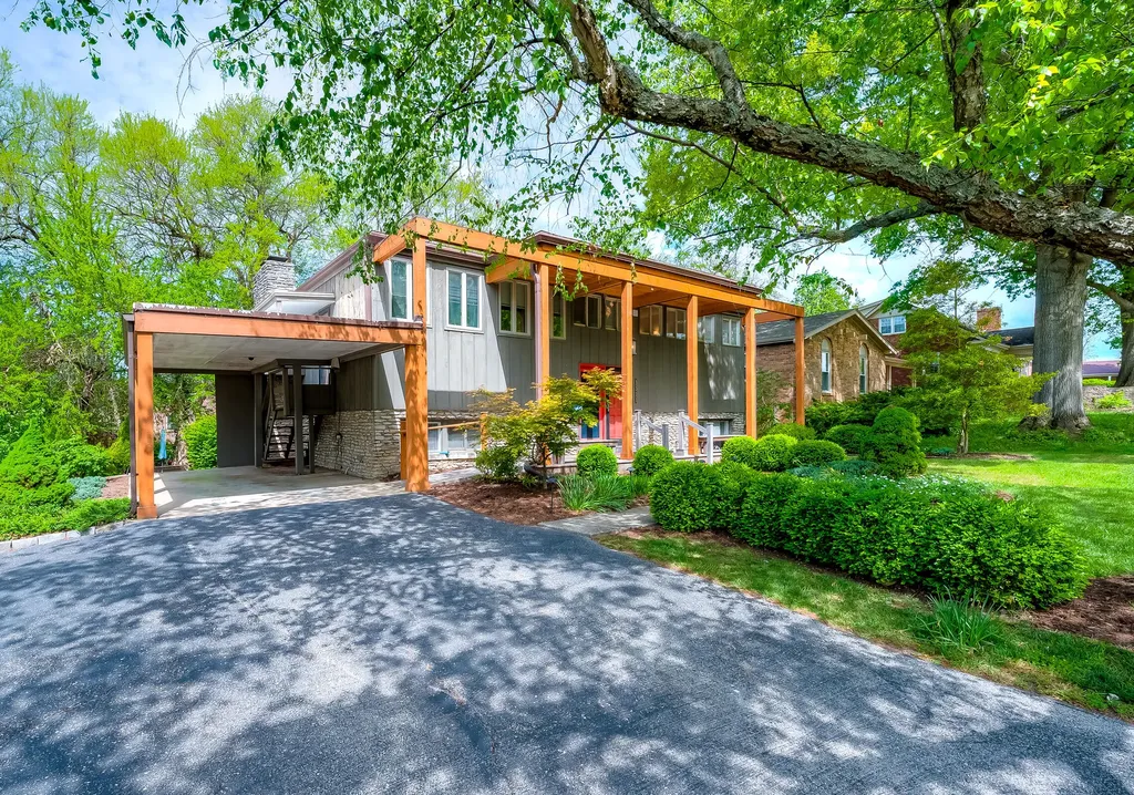 3311 Coldstream Drive Lexington KY 40517