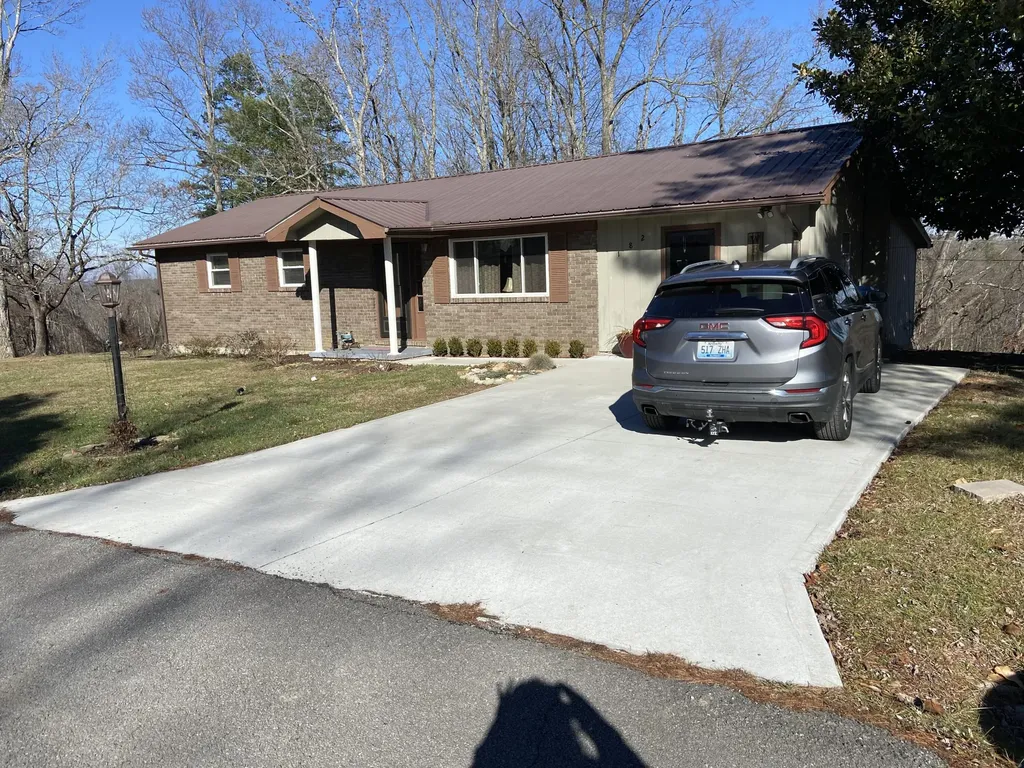 182 Fanchester Heights Whitley City KY 42653