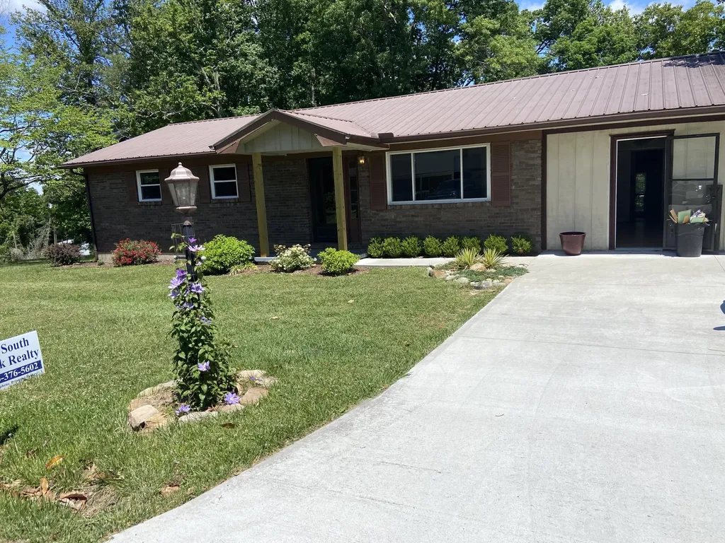 182 Fanchester Heights Whitley City KY 42653