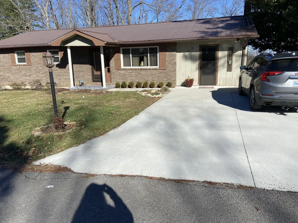182 Fanchester Heights Whitley City KY 42653
