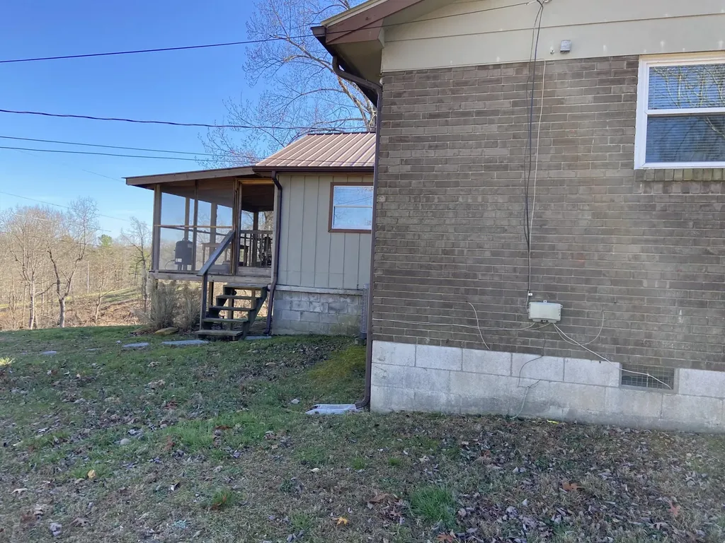 182 Fanchester Heights Whitley City KY 42653