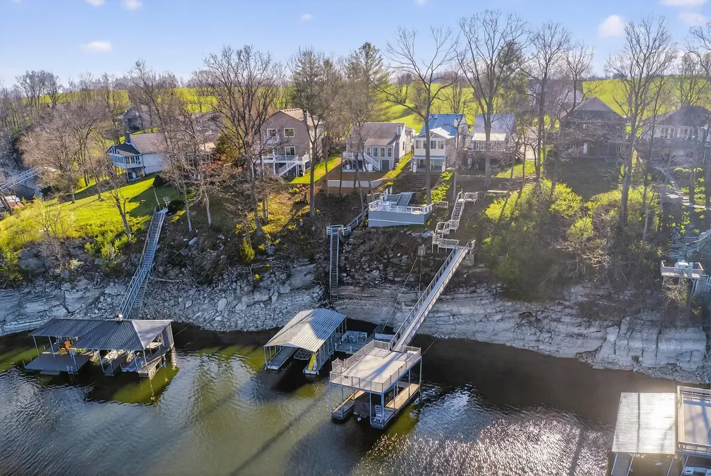 236 Persimmon Way Harrodsburg KY 40330