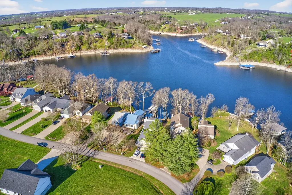 236 Persimmon Way Harrodsburg KY 40330
