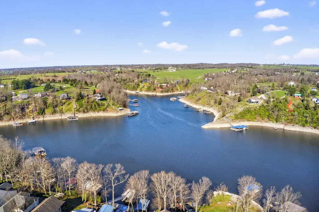 236 Persimmon Way Harrodsburg KY 40330