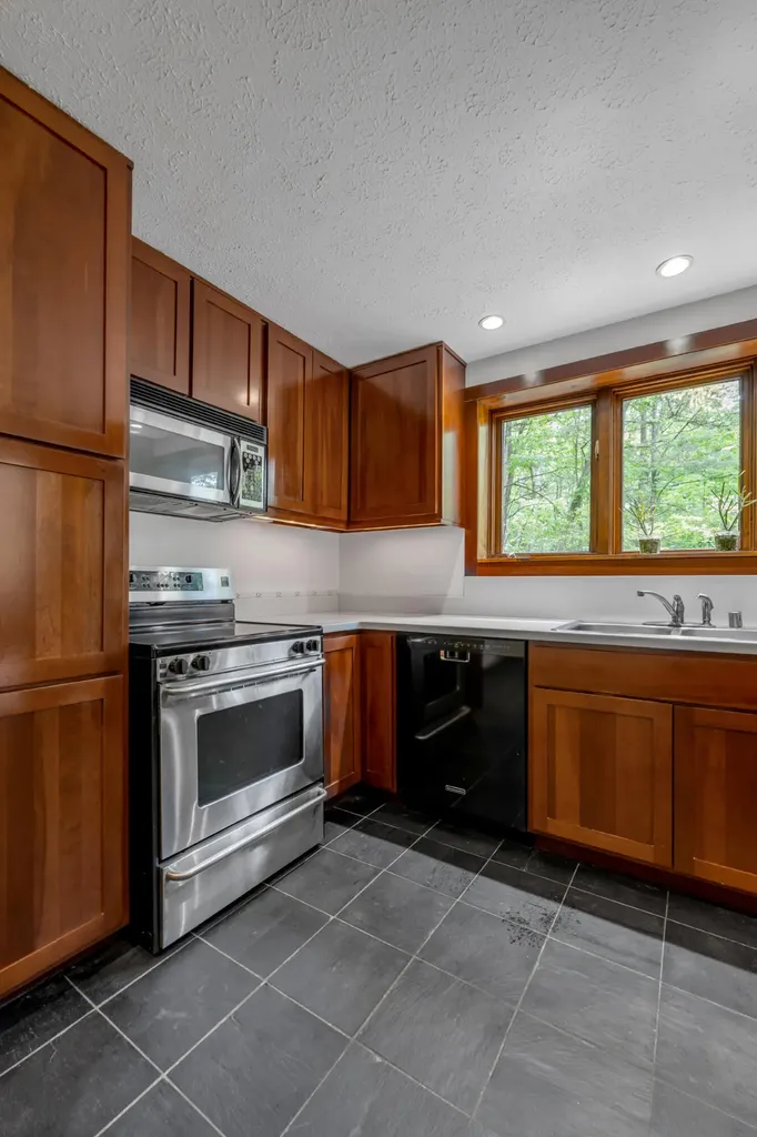 3010 River Circle Drive Richmond KY 40475
