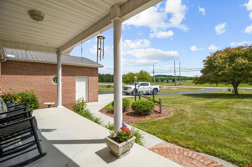 8356 E Laurel Road London KY 40741