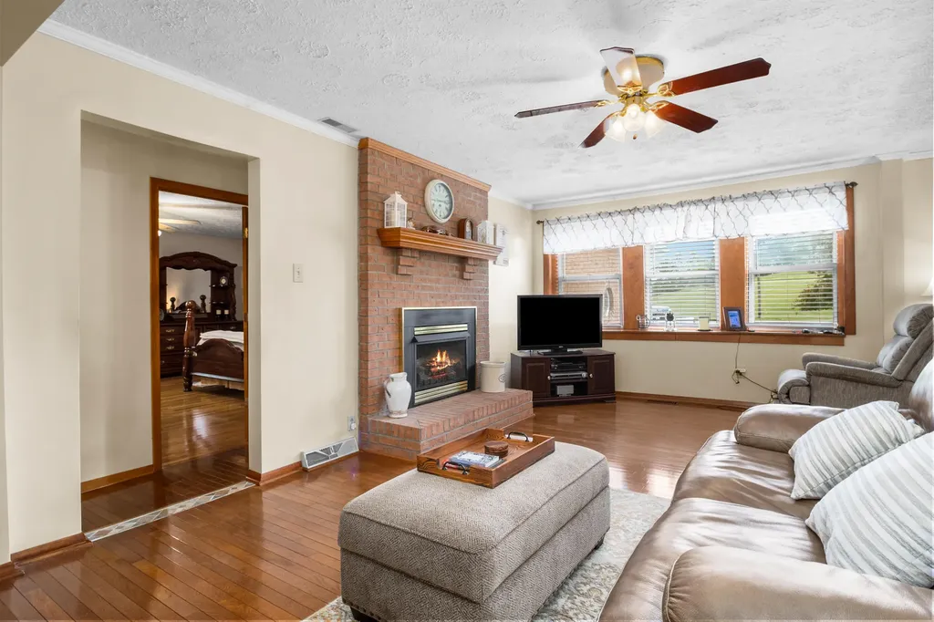 8356 E Laurel Road London KY 40741