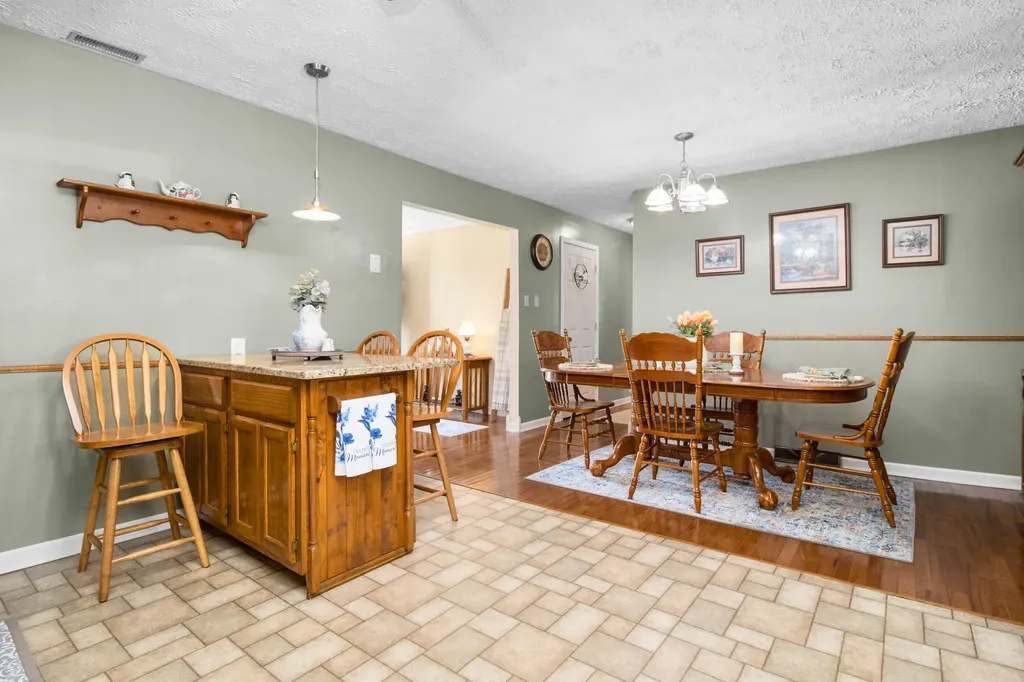 8356 E Laurel Road London KY 40741
