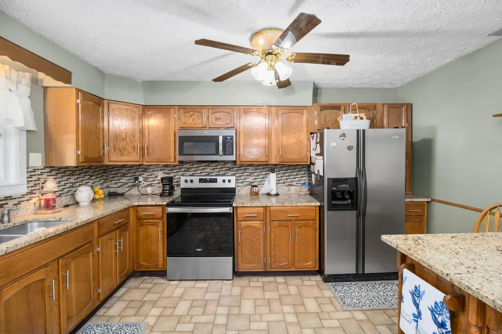 8356 E Laurel Road London KY 40741