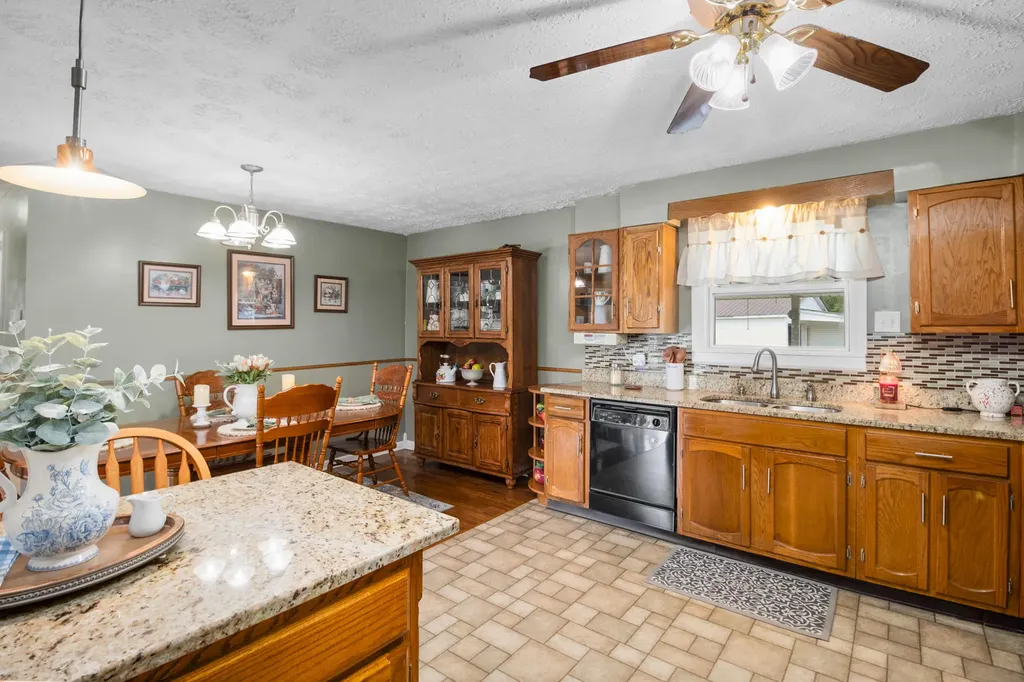 8356 E Laurel Road London KY 40741