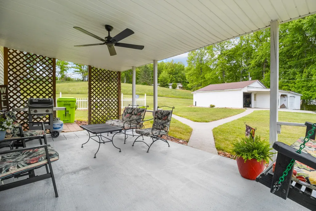 8356 E Laurel Road London KY 40741