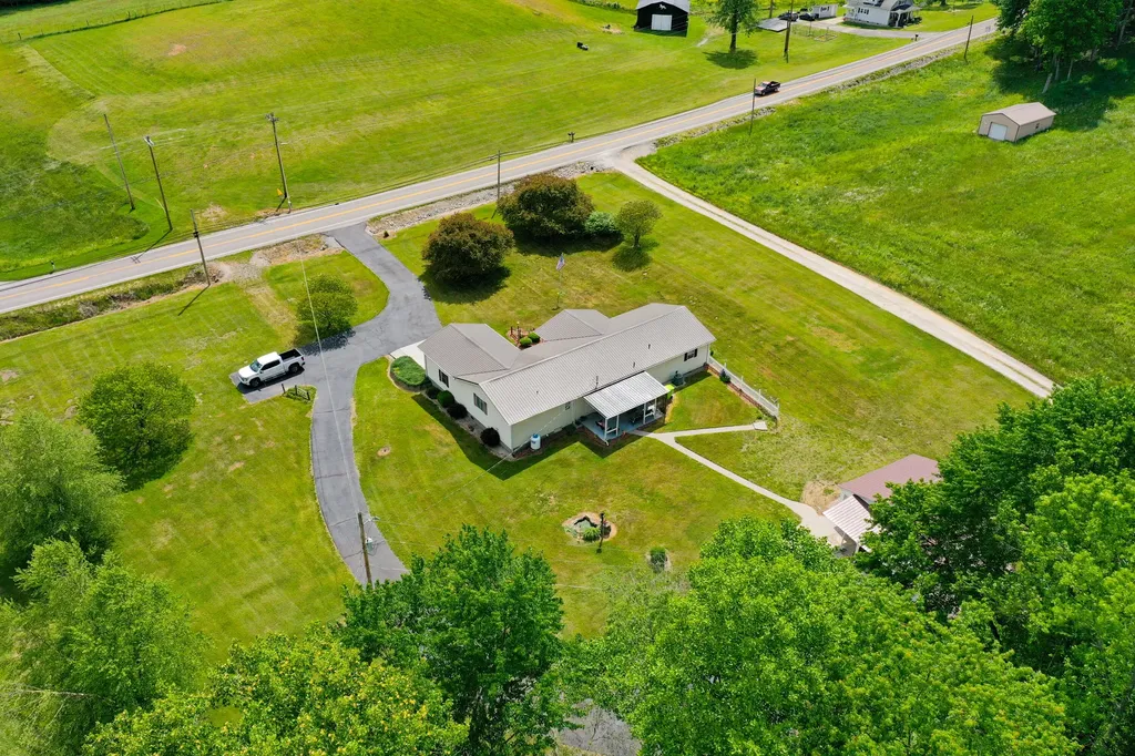 8356 E Laurel Road London KY 40741