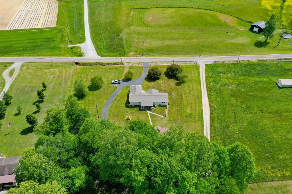 8356 E Laurel Road London KY 40741