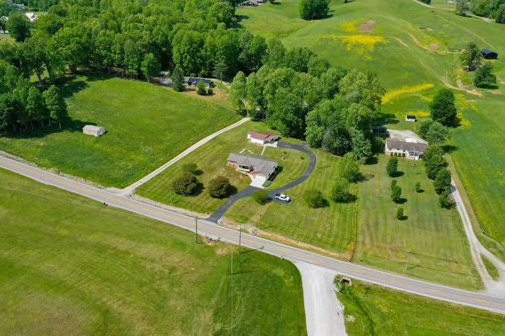 8356 E Laurel Road London KY 40741