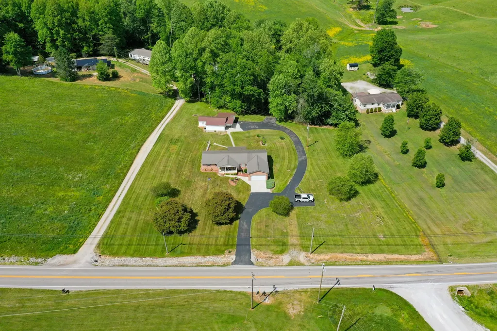 8356 E Laurel Road London KY 40741