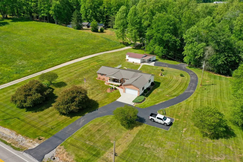 8356 E Laurel Road London KY 40741