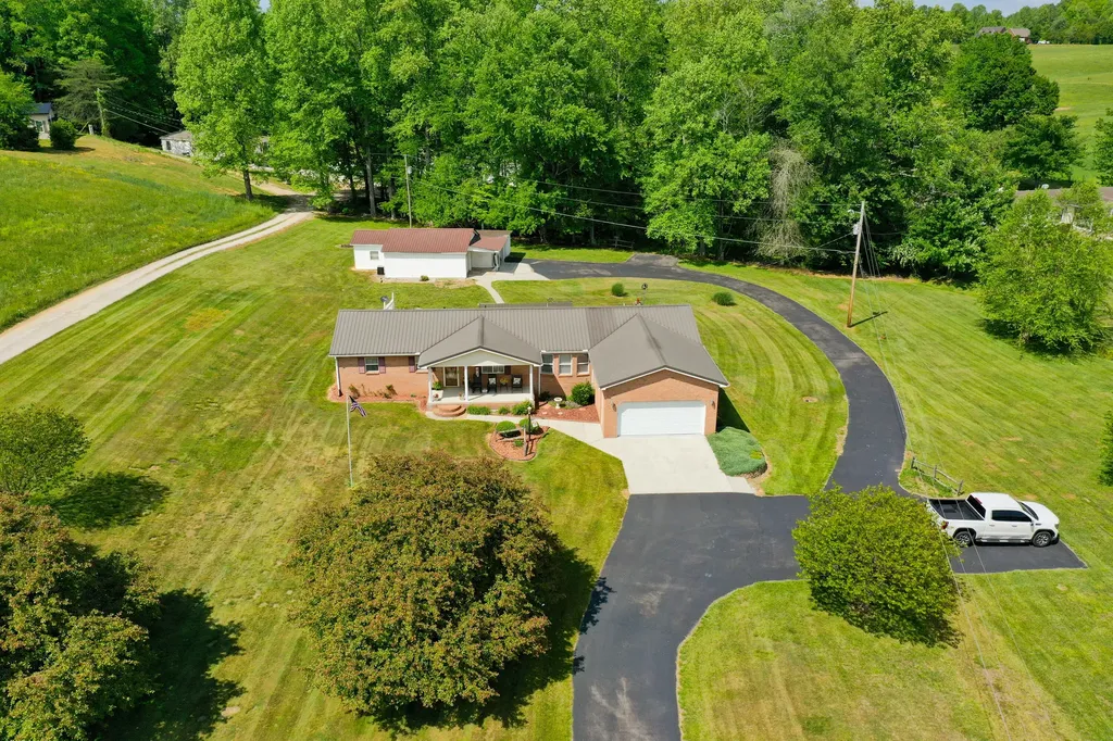 8356 E Laurel Road London KY 40741
