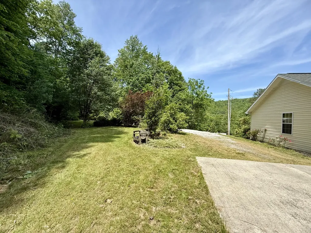 75 Cedar Springs Lane Barbourville KY 40906