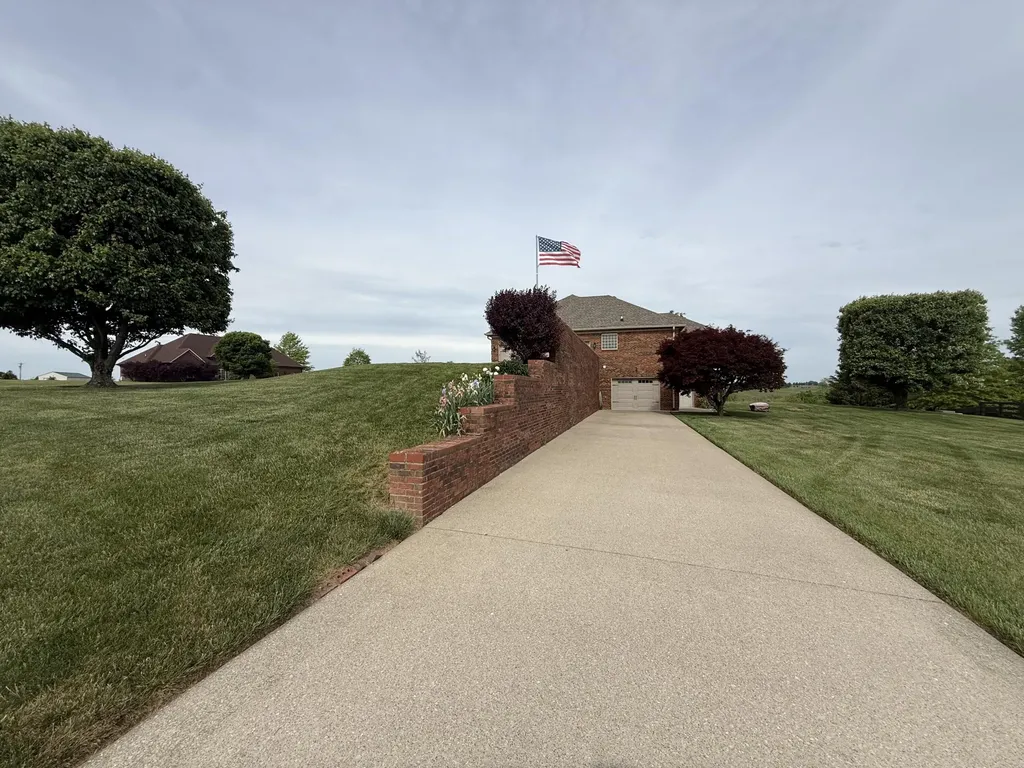 700 Carolina Court Richmond KY 40475