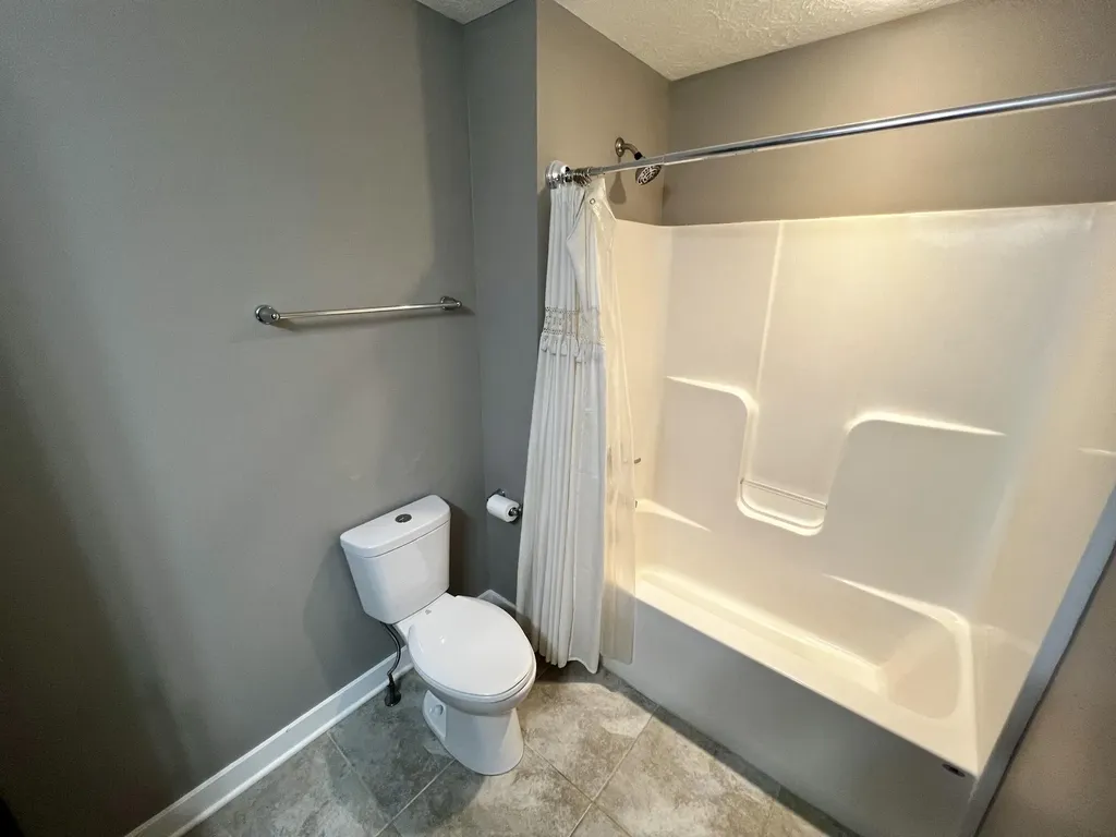 1113 Blue Bell Way Bowling Green KY 42104