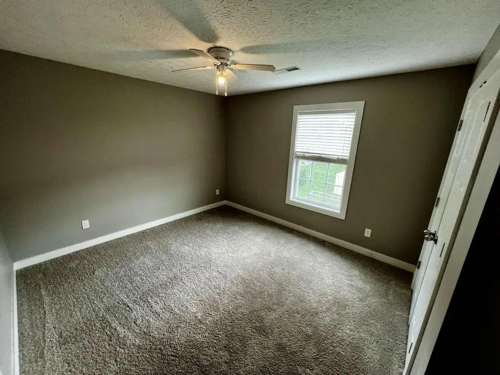 1113 Blue Bell Way Bowling Green KY 42104