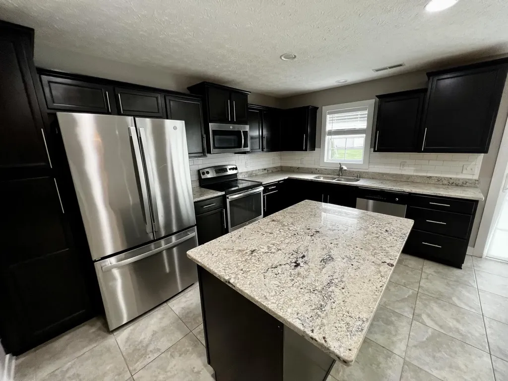 1113 Blue Bell Way Bowling Green KY 42104