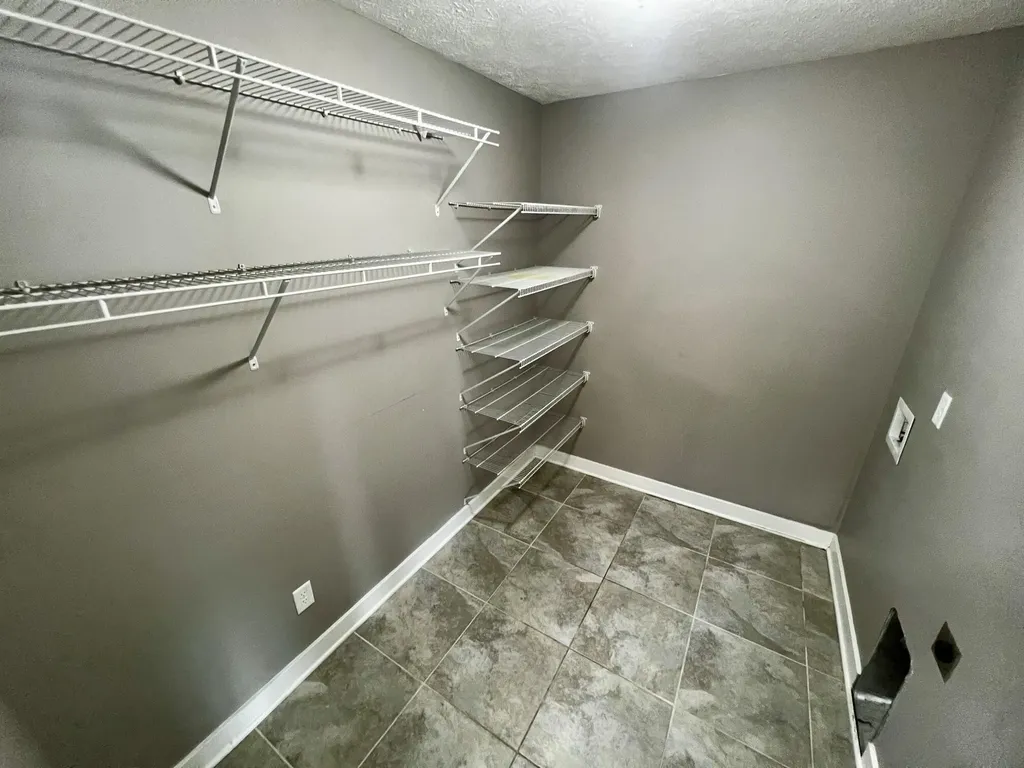 1113 Blue Bell Way Bowling Green KY 42104