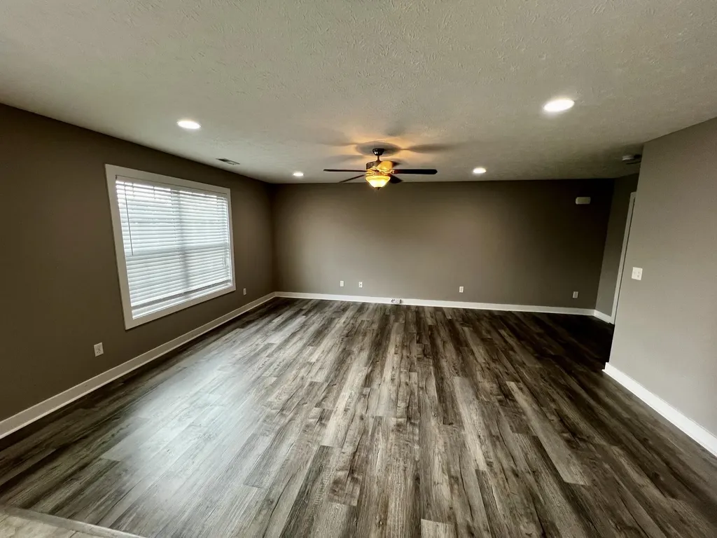 1113 Blue Bell Way Bowling Green KY 42104