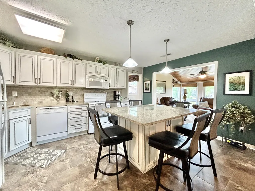 45-3 Woodson Bend Resort Bronston KY 42518