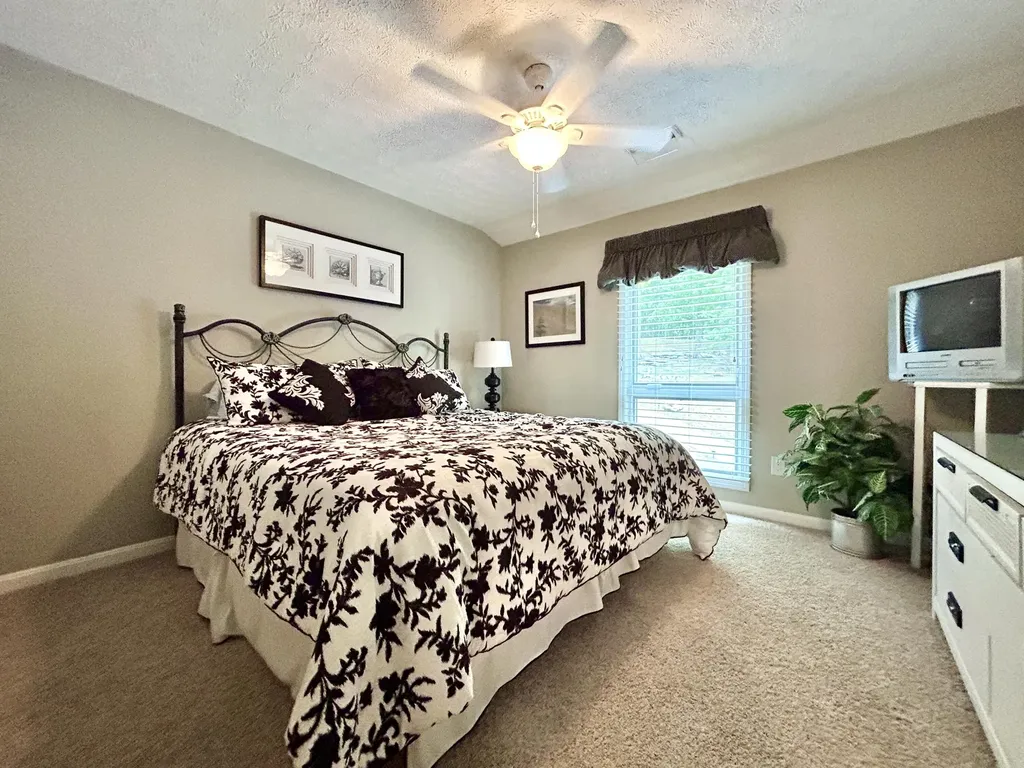 45-3 Woodson Bend Resort Bronston KY 42518