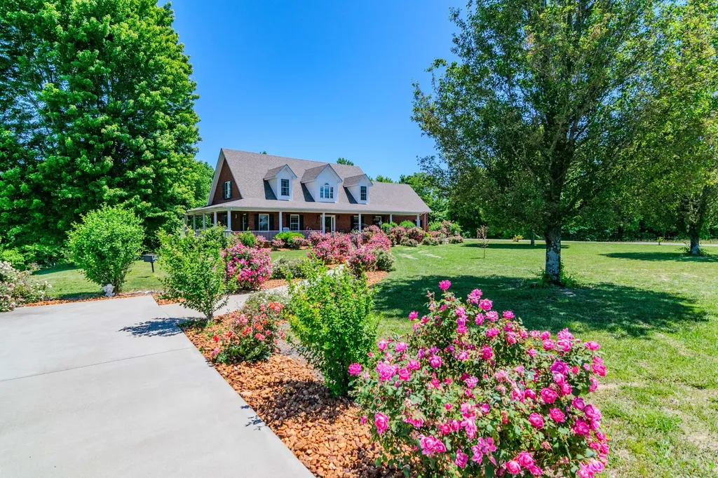 200 English Lane Columbia KY 42728