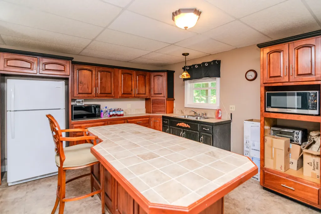 200 English Lane Columbia KY 42728