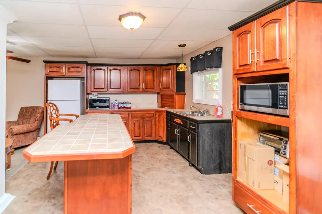 200 English Lane Columbia KY 42728