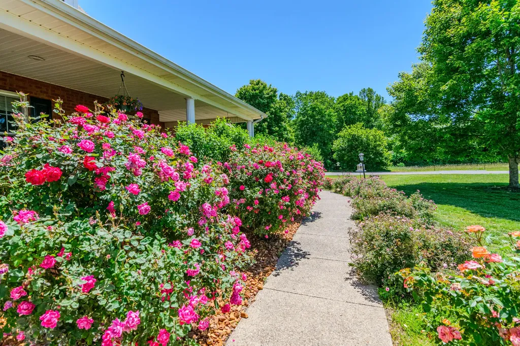 200 English Lane Columbia KY 42728