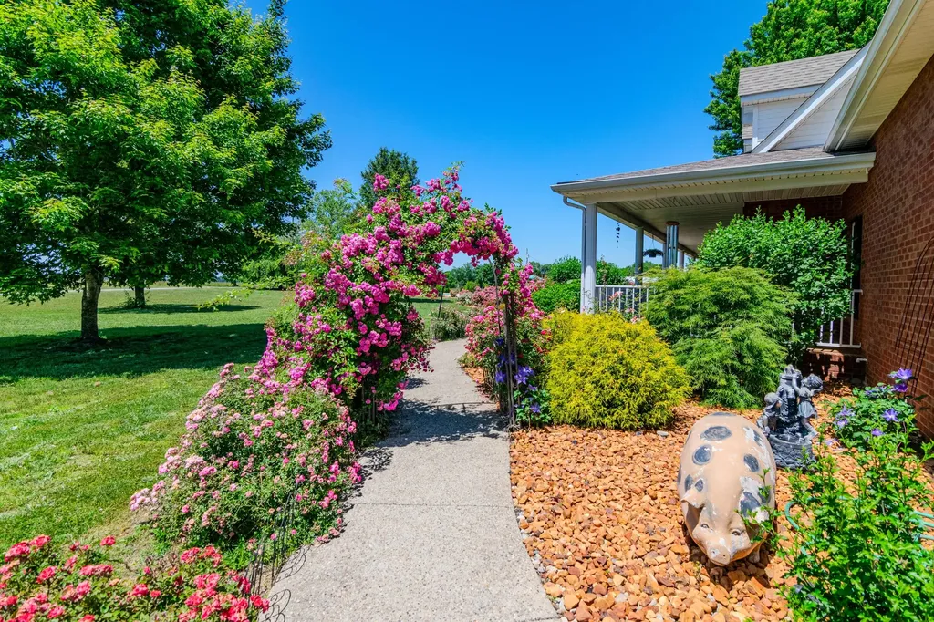 200 English Lane Columbia KY 42728