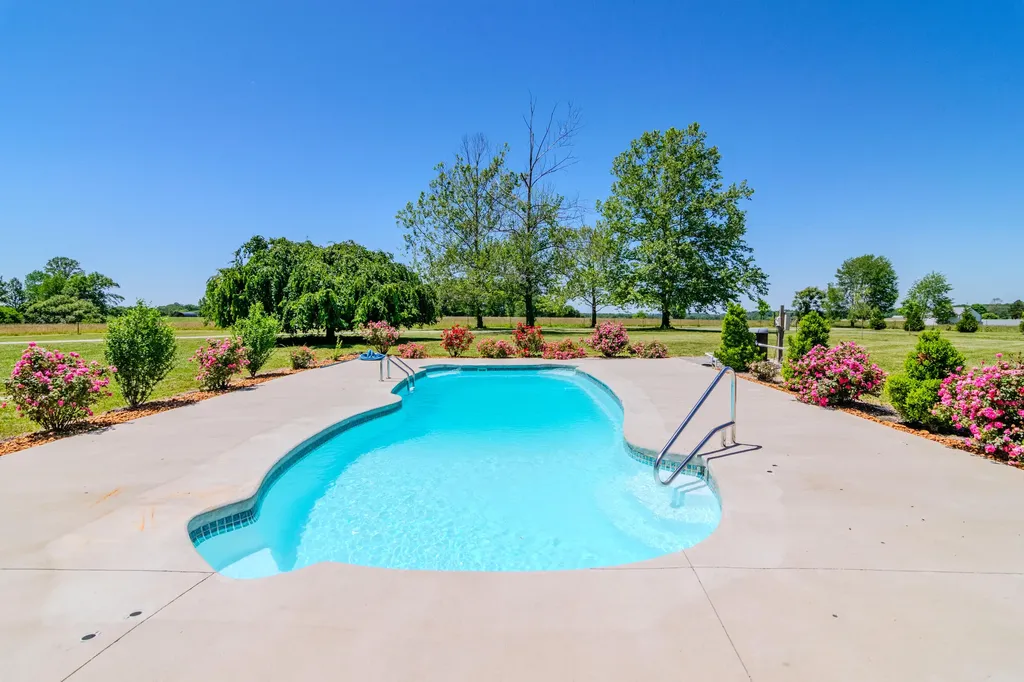 200 English Lane Columbia KY 42728