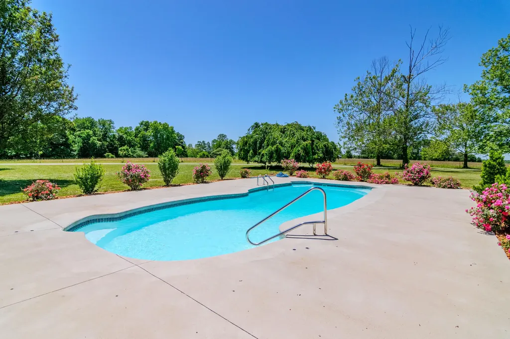 200 English Lane Columbia KY 42728