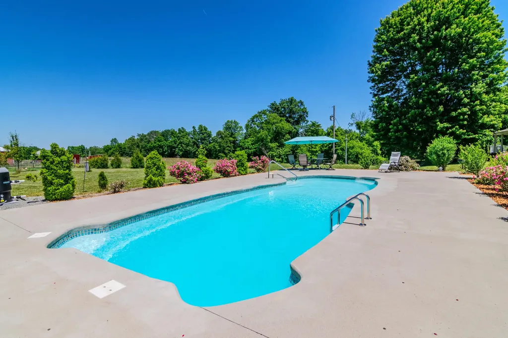 200 English Lane Columbia KY 42728