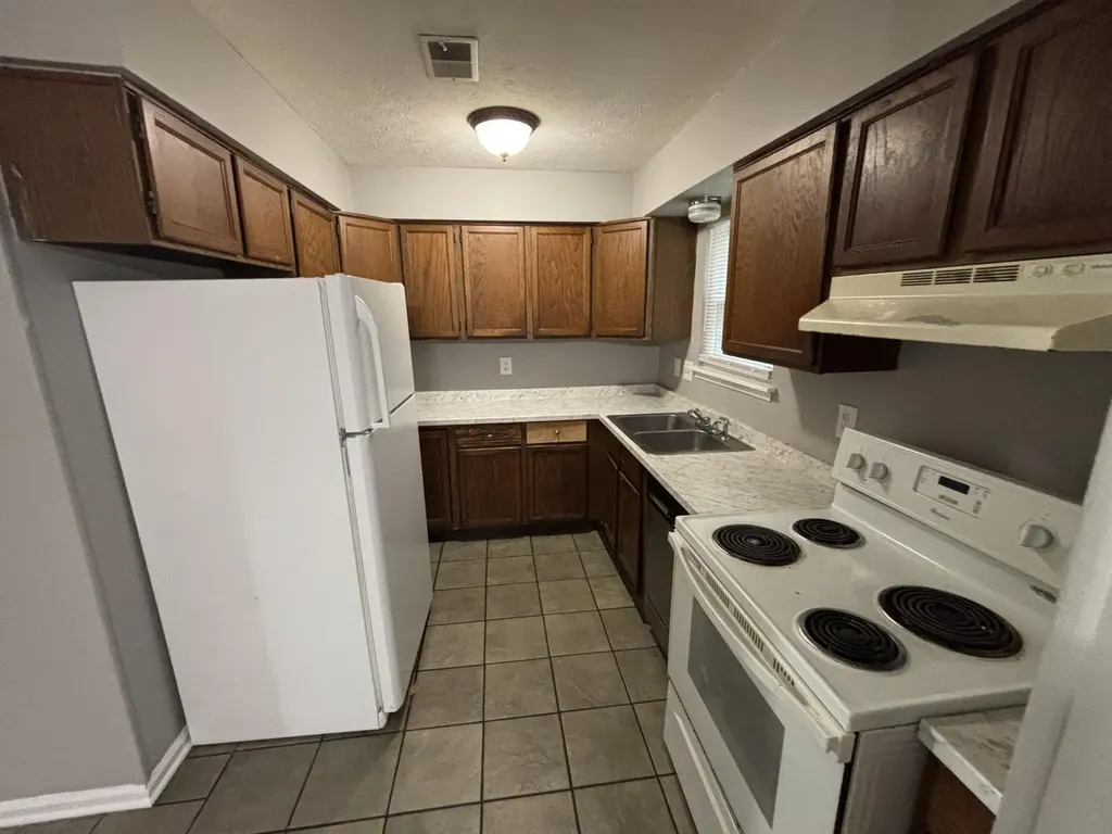 1179 Tatesbrook Drive Lexington KY 40517