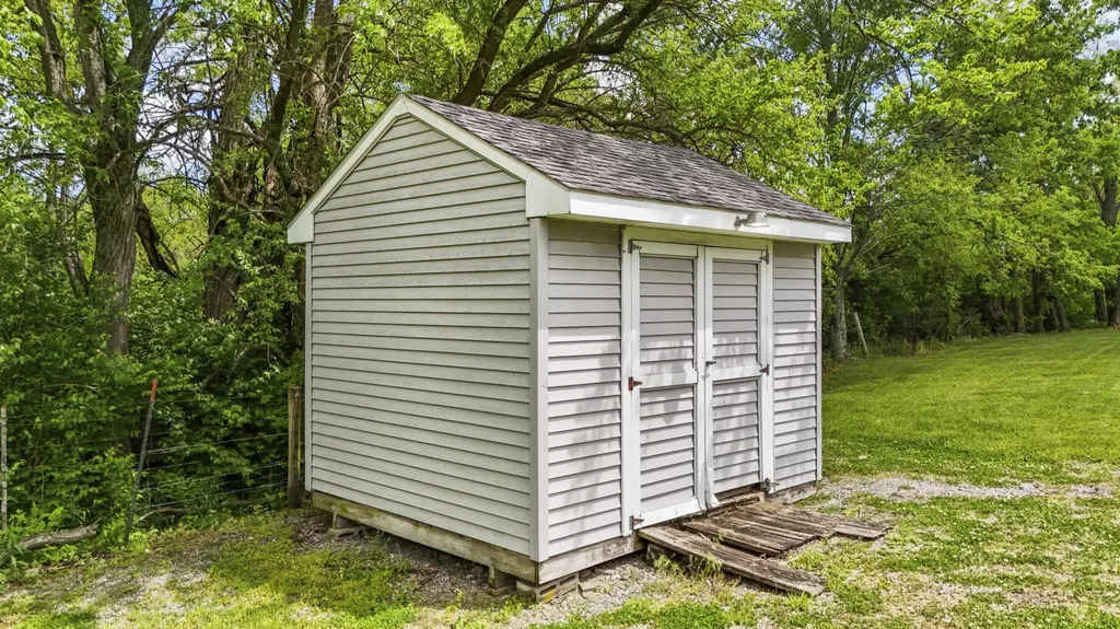 4872 Maysville Road Flemingsburg KY 41041