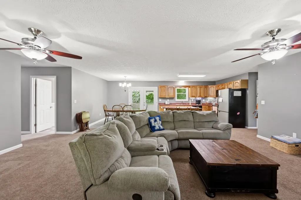 101 Gene White Lane Morehead KY 40351