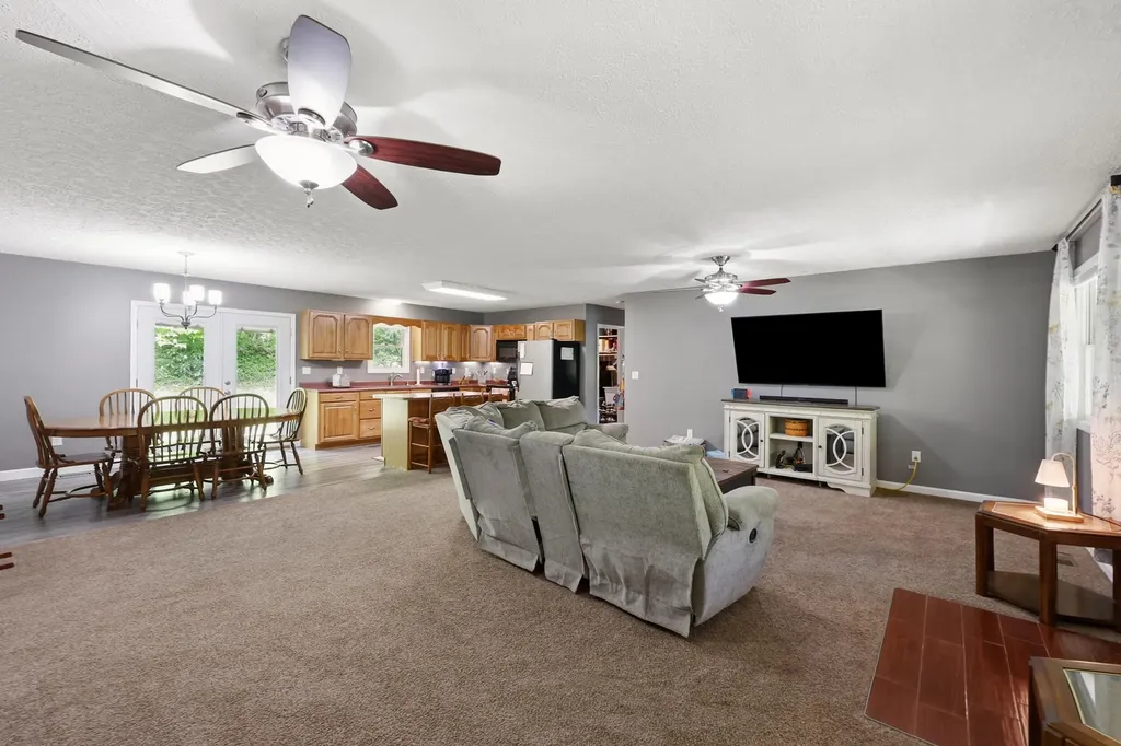 101 Gene White Lane Morehead KY 40351