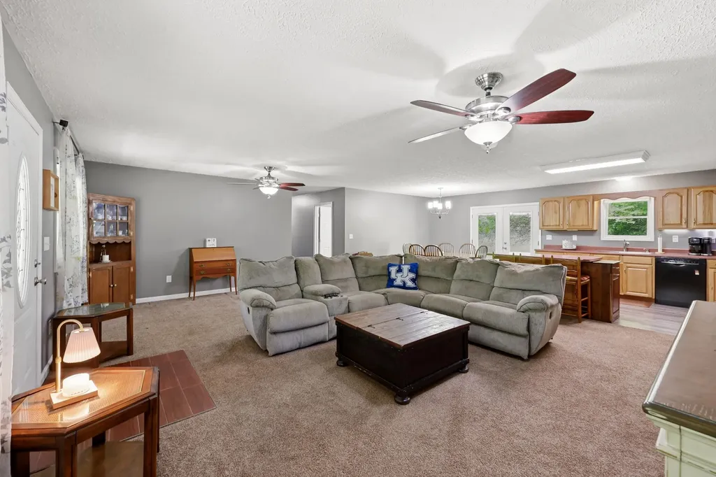 101 Gene White Lane Morehead KY 40351