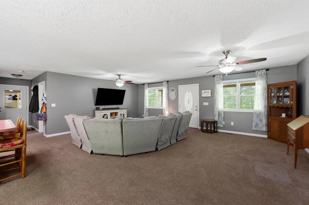 101 Gene White Lane Morehead KY 40351