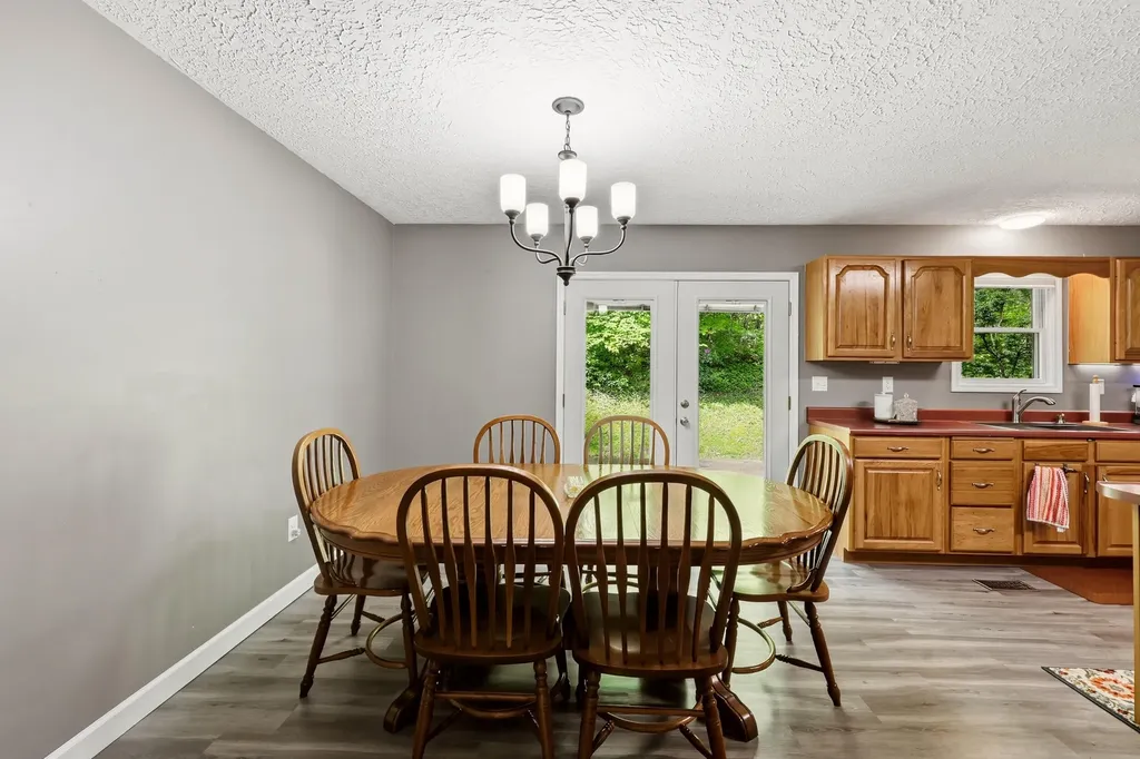 101 Gene White Lane Morehead KY 40351