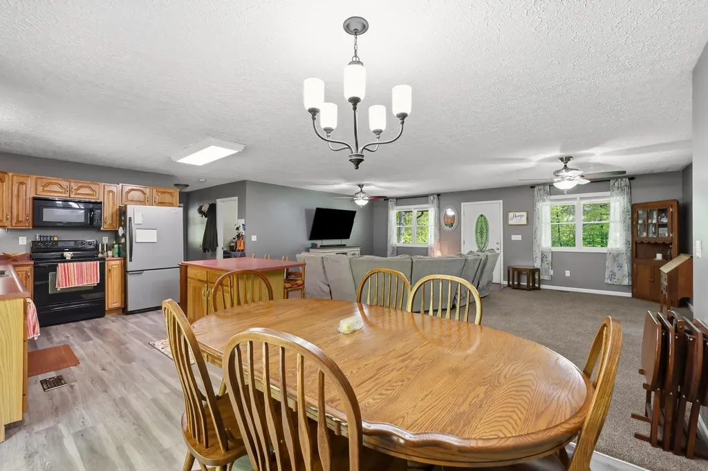 101 Gene White Lane Morehead KY 40351