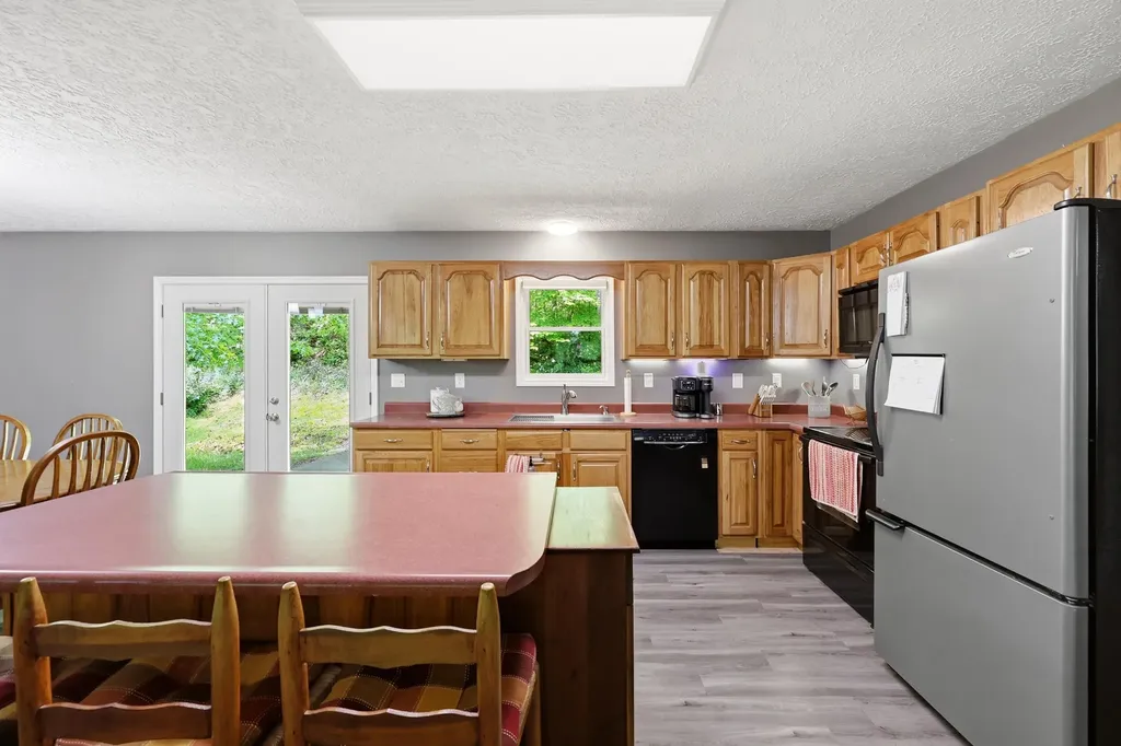 101 Gene White Lane Morehead KY 40351