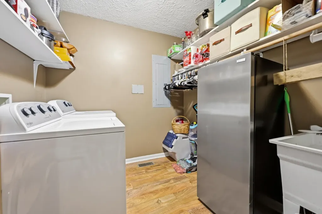 101 Gene White Lane Morehead KY 40351