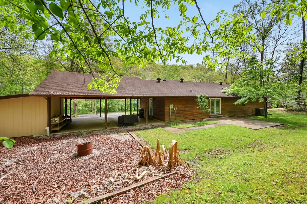 101 Gene White Lane Morehead KY 40351