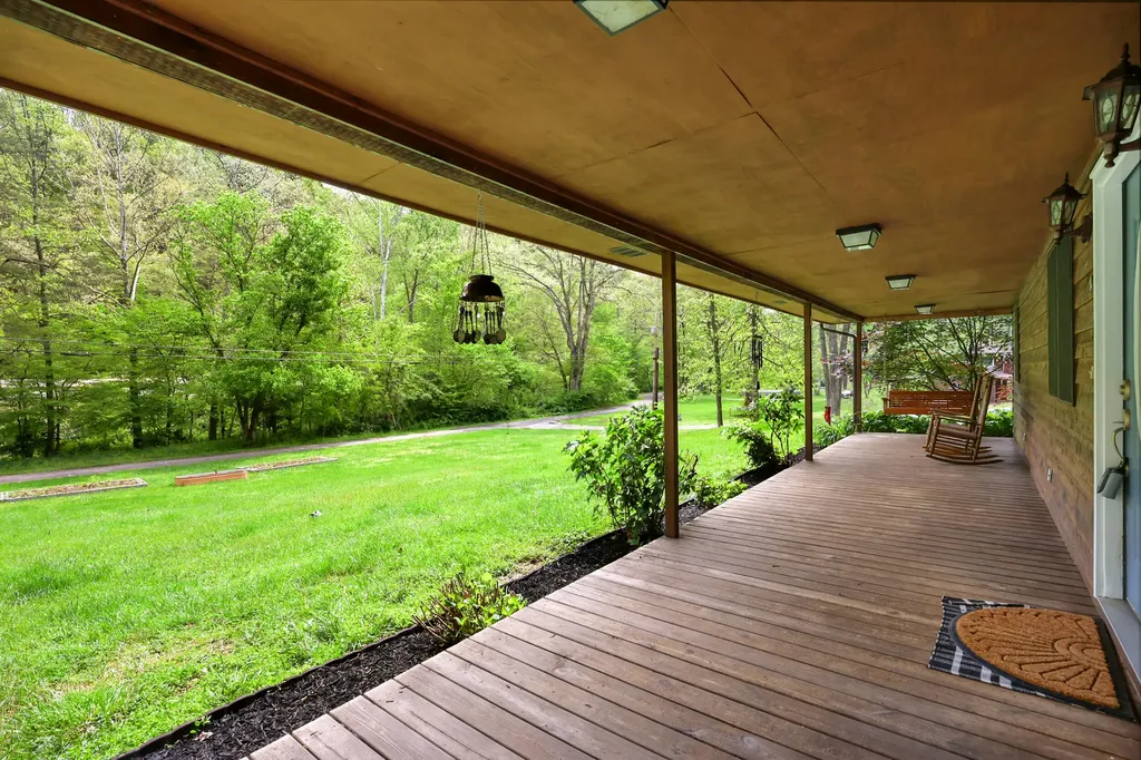 101 Gene White Lane Morehead KY 40351